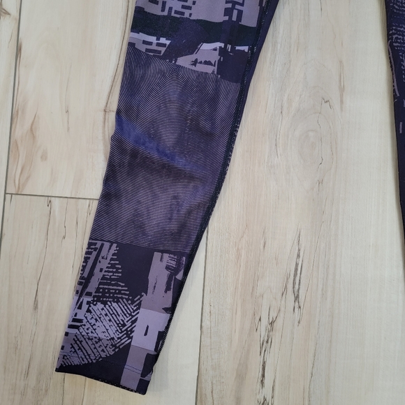 Under Armour Compression Leggins - Size Small - Picture 6 of 8